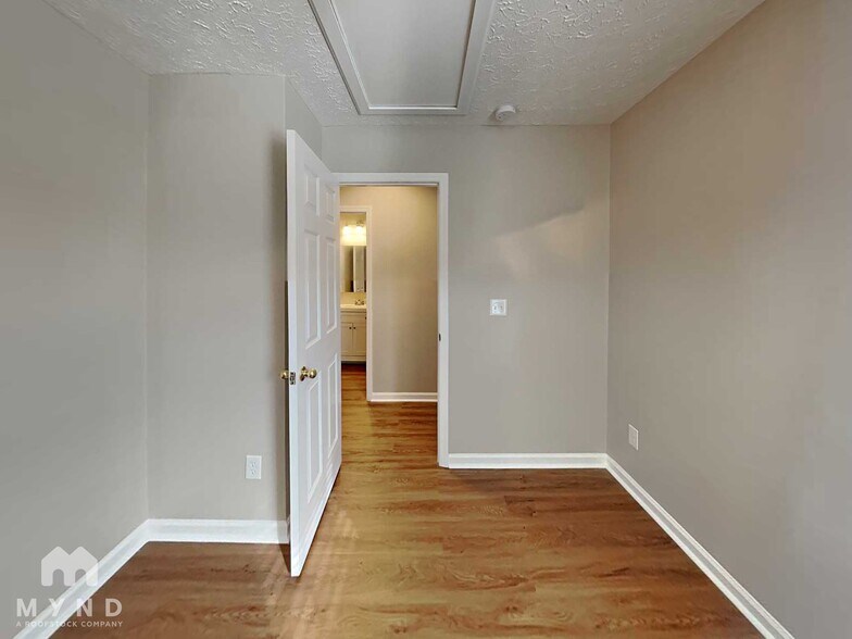 Building Photo - 103 Adlett Ln