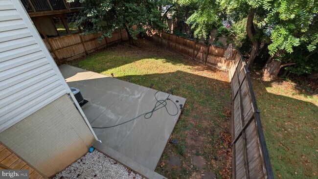 Building Photo - 5813 Shana Pl