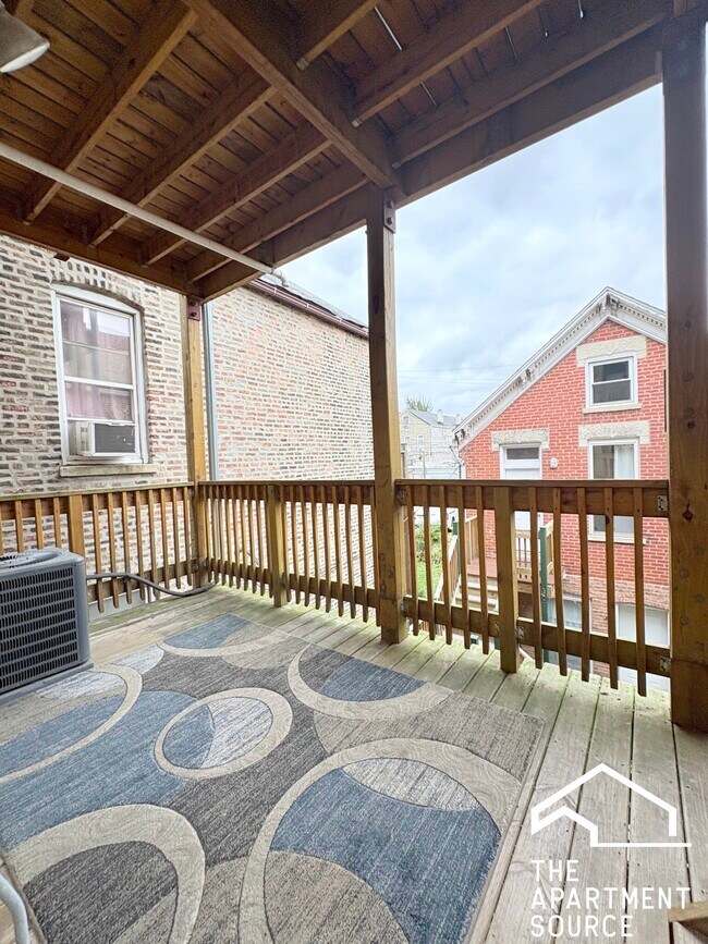 Building Photo - 1638 W 18th Pl
