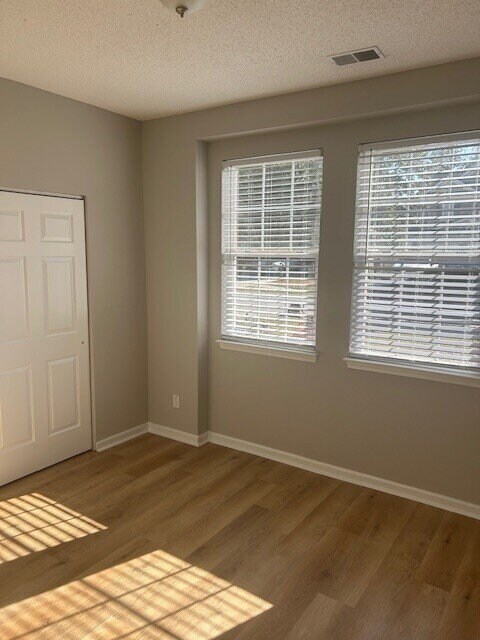 Building Photo - One Level Living