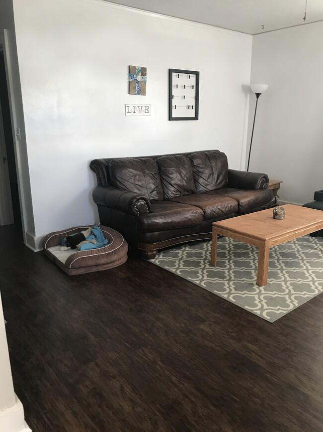 Living room - 1522 7th Ave