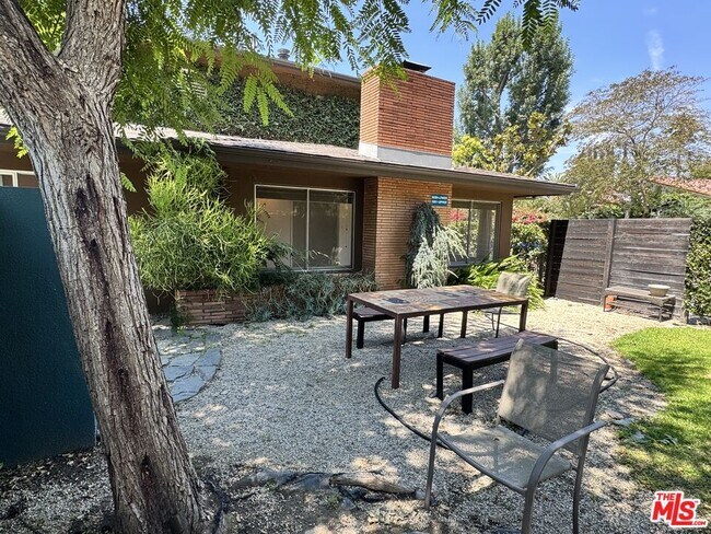 Building Photo - 5029 Westpark Dr
