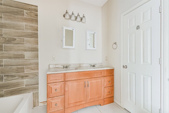 Building Photo - 16913 W Juneau St