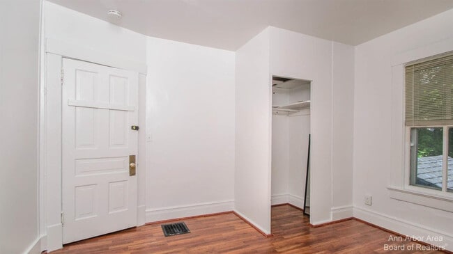Building Photo - 610 S Ashley St