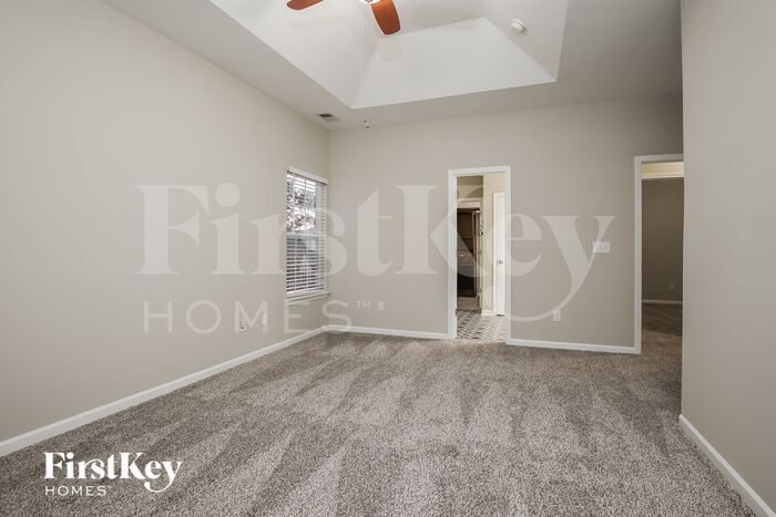 Building Photo - 5265 Stonewall Dr