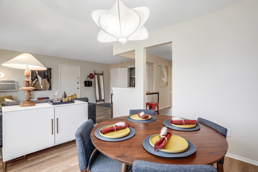 Independence Green 24360 Independence Ct Farmington Hills MI 48335