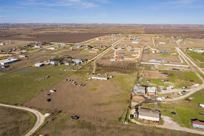 Building Photo - 16629 Manda Carlson Rd