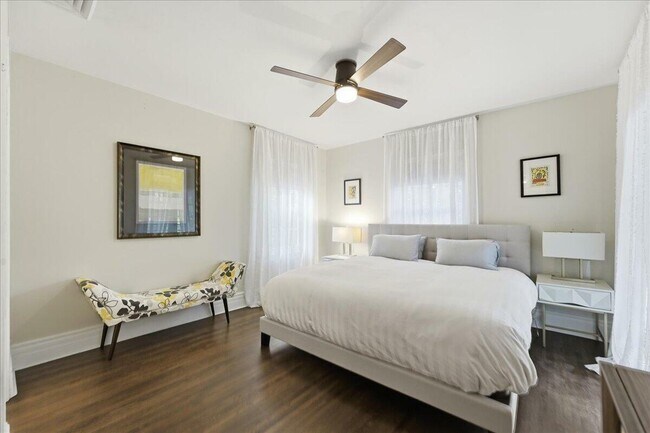 Building Photo - 459 NE 15th Ave