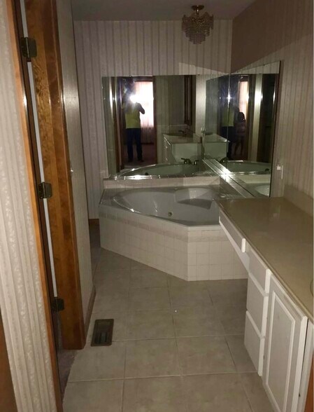 Building Photo - 917 Roddy Rd