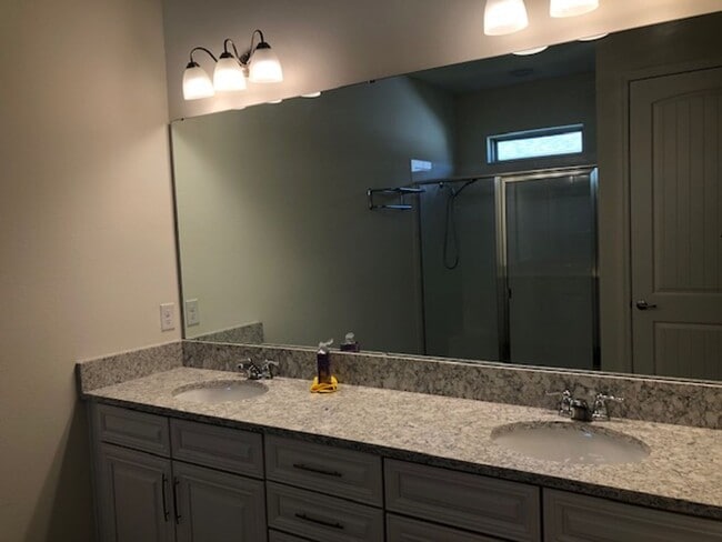 Building Photo - ALMOST NEW 4 BDRM home in GATED ROSECREST!