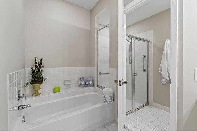 Building Photo - 2074 Mainsail Cir