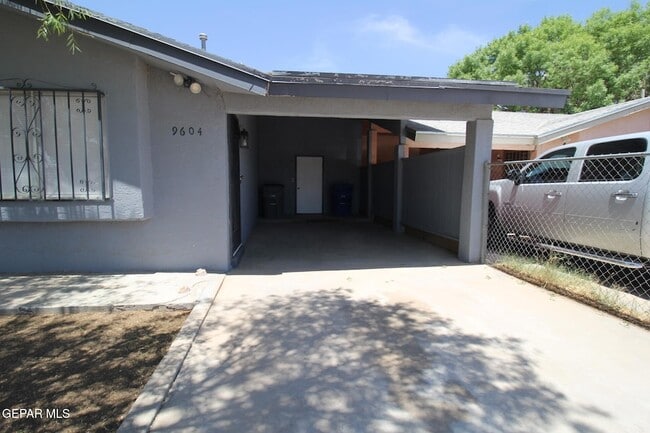 Building Photo - 9604 Gaza Dr