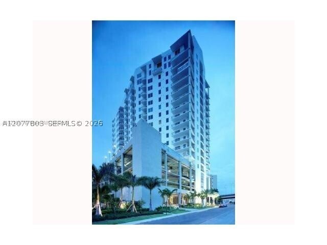 Building Photo - 10 SW South River Dr