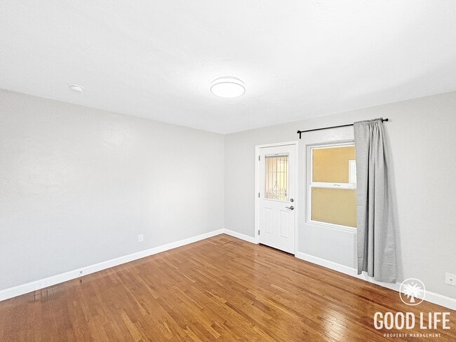 Building Photo - zIsla Vista Dr