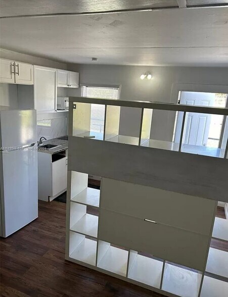 Building Photo - 36 Coconut Ave