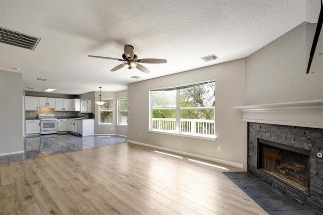 Building Photo - 4314 Knollbluff