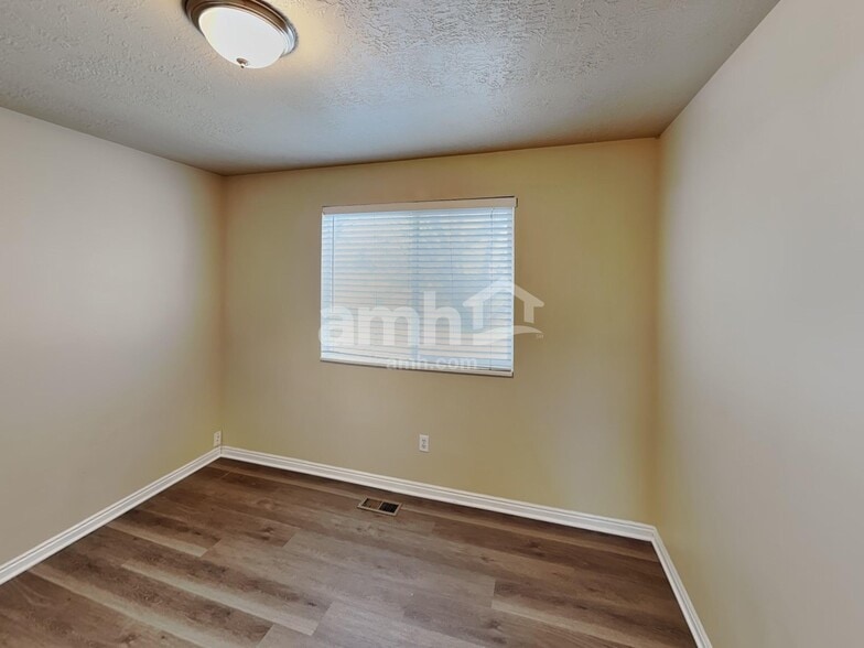 Building Photo - 3750 Suffolk Cir