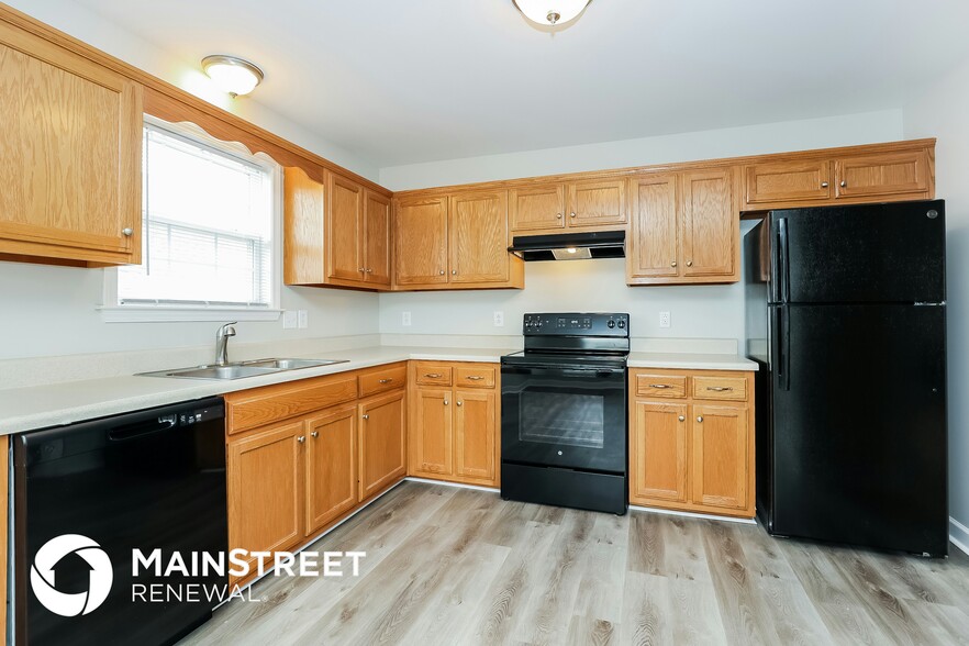 Building Photo - 2274 Dewey Dr