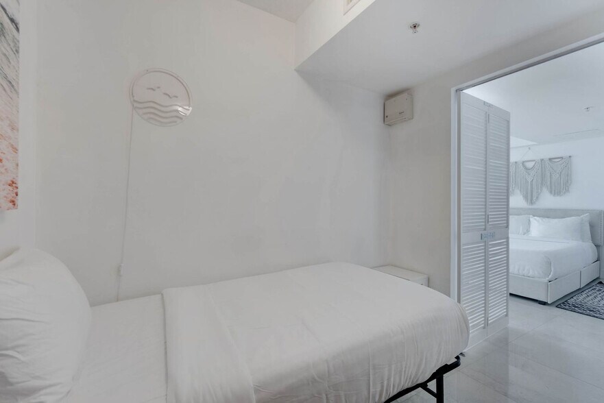 Building Photo - 41 SE 5th St