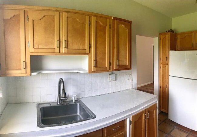 Building Photo - 9271 W Bay Harbor Dr