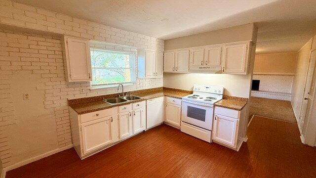 Building Photo - WARREN TWP - 4 BEDROOM TWO STORY WITH 2.5 BATHS AVAILABLE NOW!