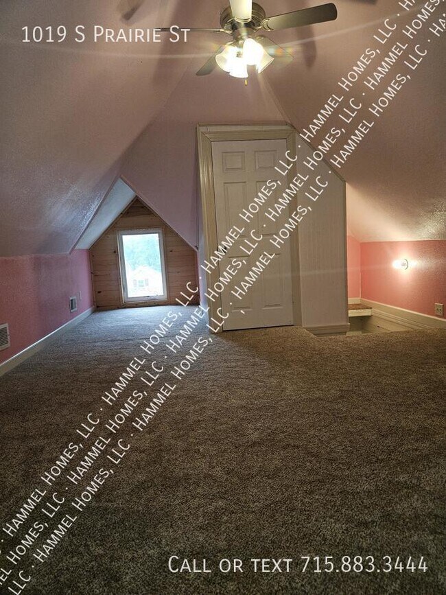 Building Photo - 1019 S Prairie St