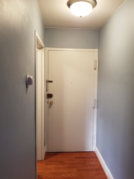 Building Photo - 1931 N Cleveland St