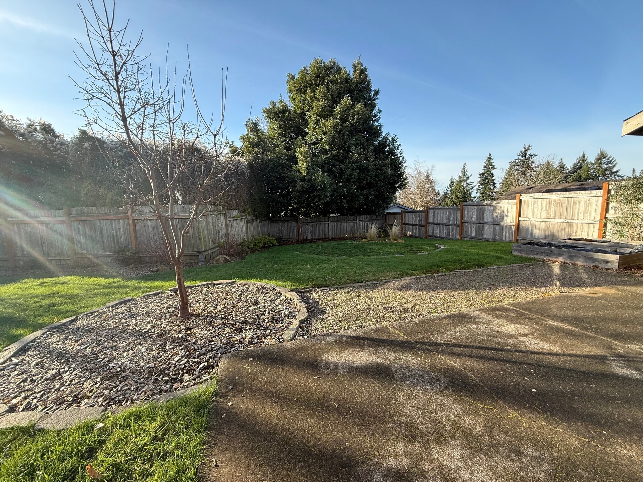 Building Photo - 571 SE Mountain View Rd