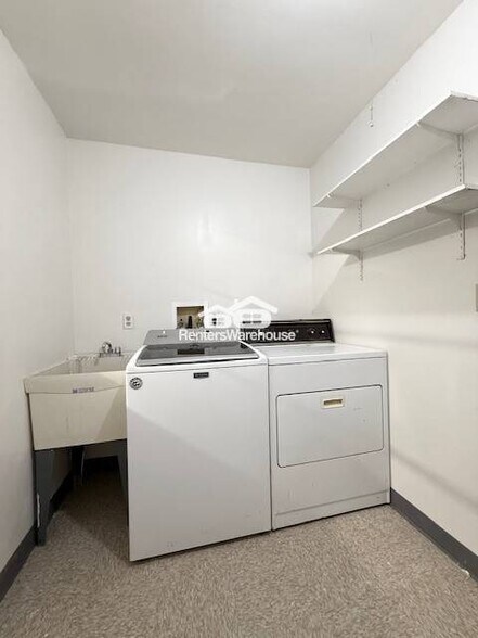 Building Photo - 7507 E Highland Ave