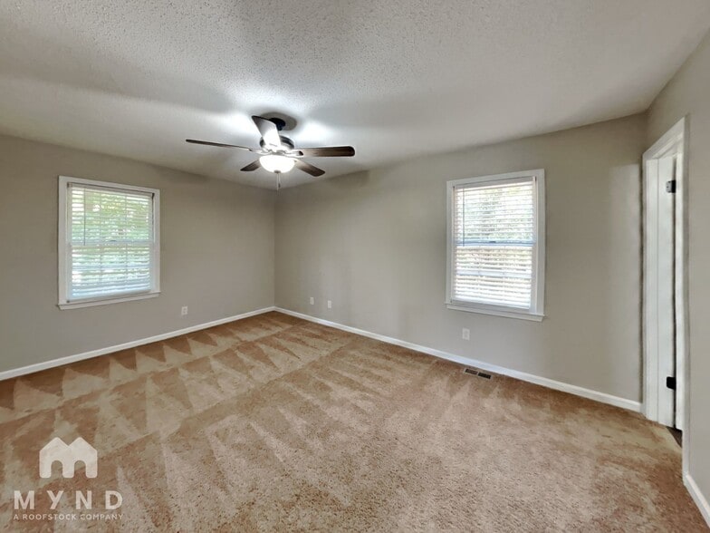 Building Photo - 258 Cove Rd