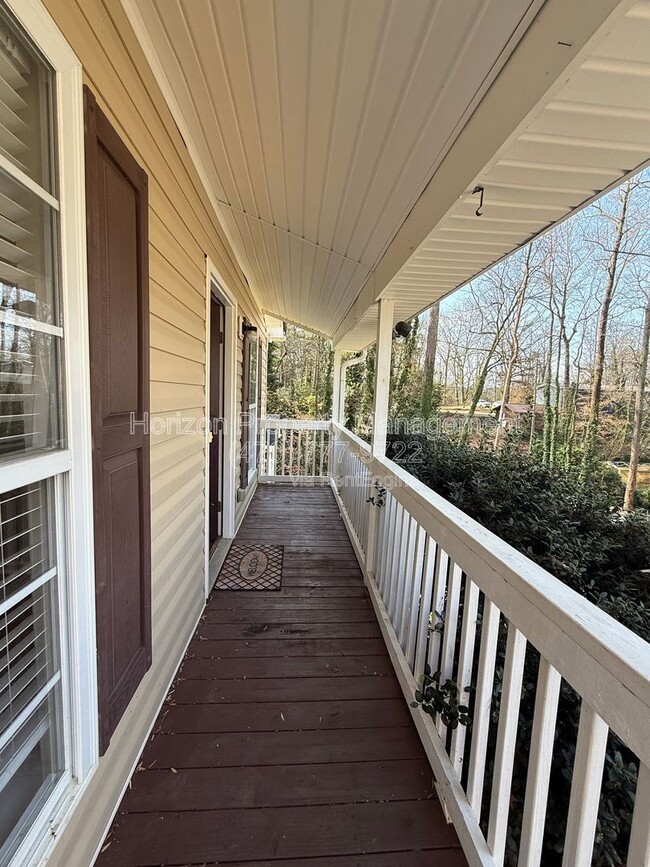 Building Photo - 9295 Horseshoe Bend