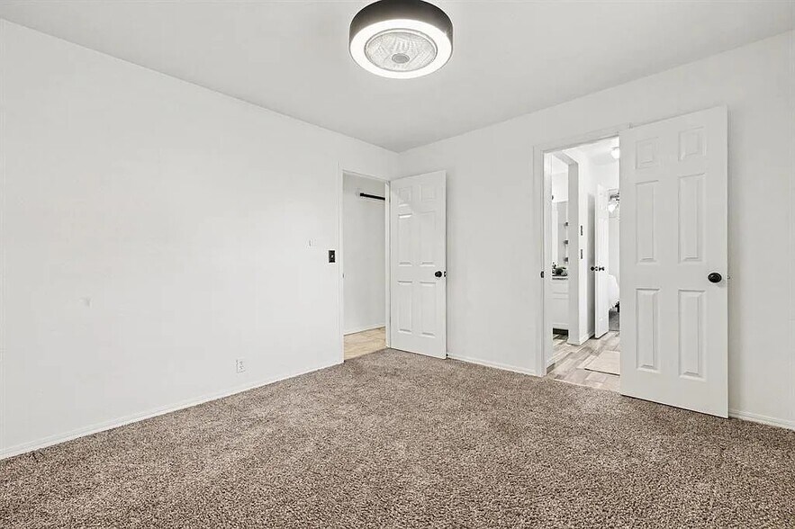 Building Photo - 1316 Mockingbird Ln