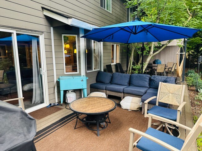 Building Photo - Beautiful Custom Newly Remodeled Home
