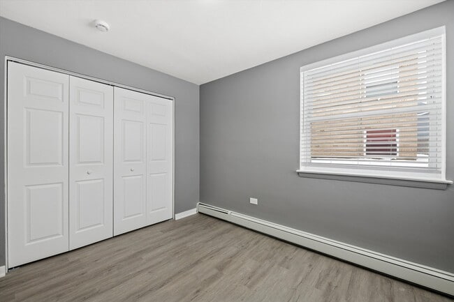 Building Photo - 1910 16th Ave