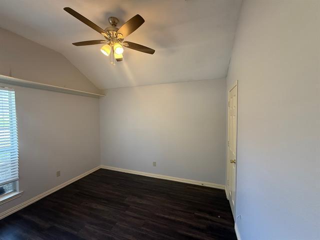 Building Photo - 1126 Holly Dr
