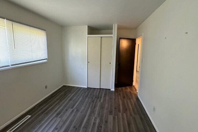 Building Photo - 3638 Clearwater Dr