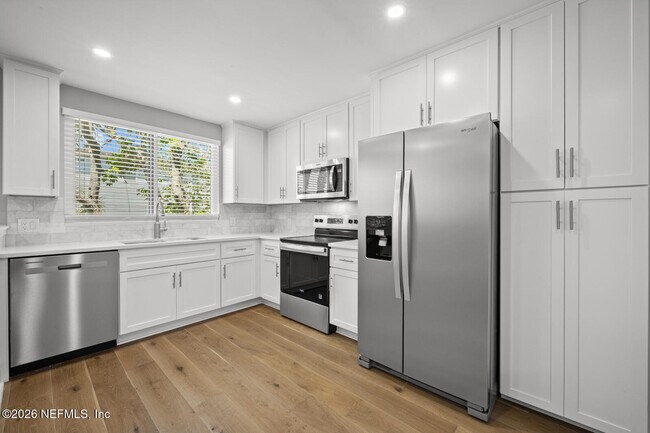 Building Photo - 2107 2nd St S