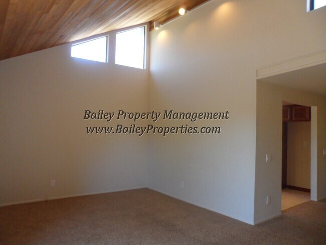 Building Photo - Gorgeous Seascape Townhouse