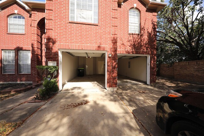 Building Photo - 5539 Mountain Forest Dr