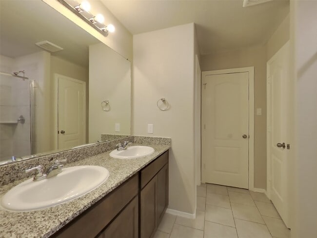 Building Photo - 40807 Mostyn Hill Dr