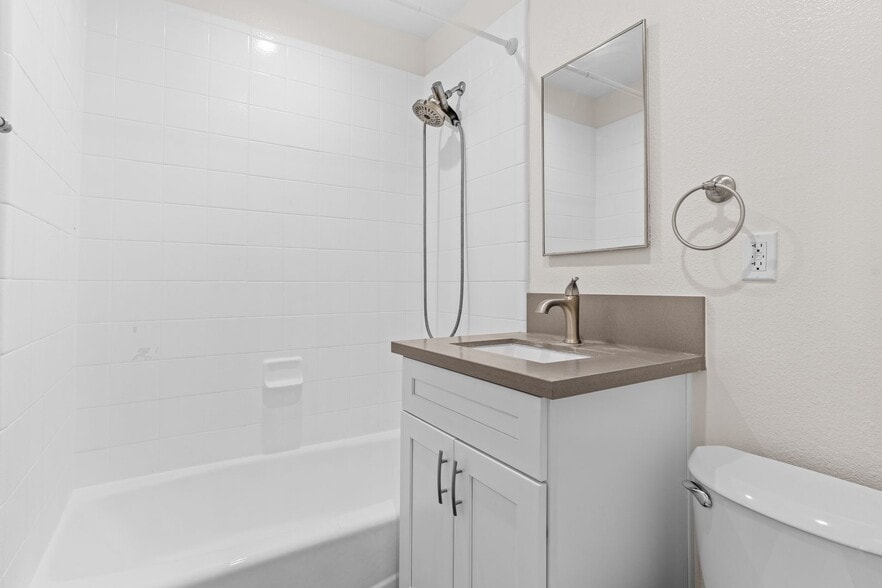 Building Photo - 1711 E Appleton St