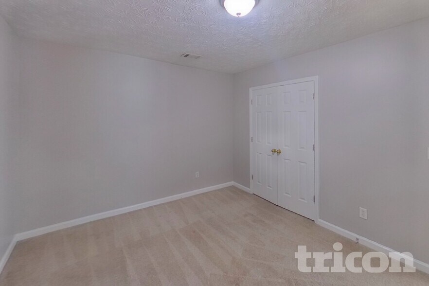 Building Photo - 806 Board Walk Ct