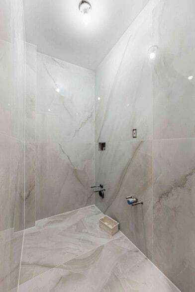 Building Photo - 132 W 119th St