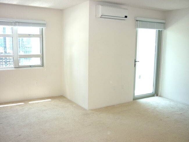 Building Photo - 801 South St