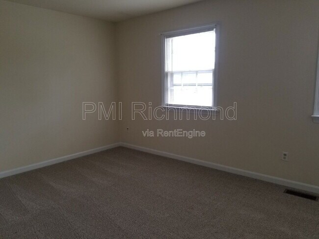 Building Photo - 4615 Chiswell Dr