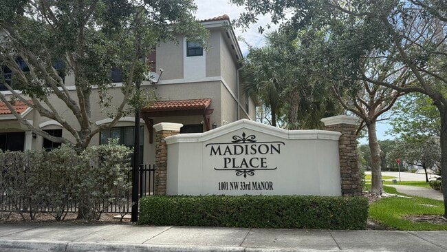Building Photo - 3332 NW 10th Ave