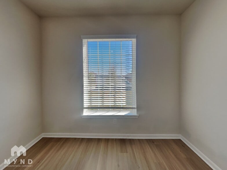 Building Photo - 15607 Plum Brk Dr