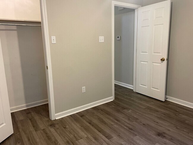 Building Photo - 1425 Joyner Dr