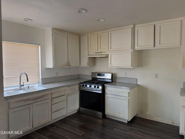 Building Photo - 1253 Morven St