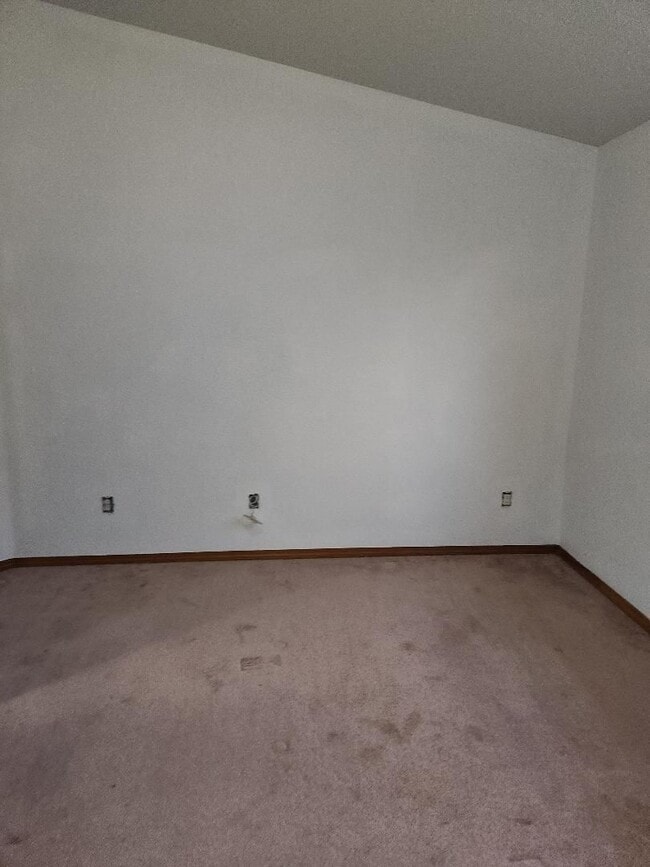 Building Photo - 3bedroom 2bath House